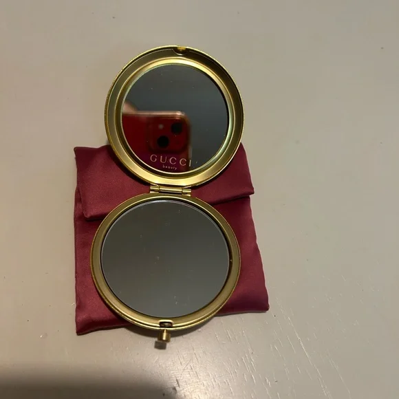 Gucci Floral Beauty Mirror - Gold and Pink - Picture 4 of 11